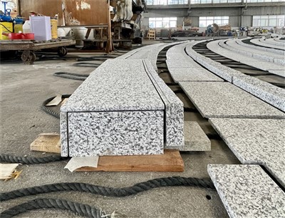 Neklizajući granit za stepenice