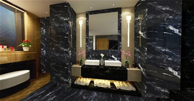 Kupatilo sa crnim mramornim pločicama