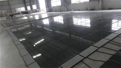 Tamno siva kamena pločica