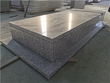 Nadgrobni spomenici od sivog granita