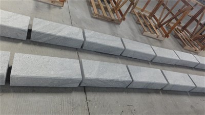 Čvrste granitne stepenice